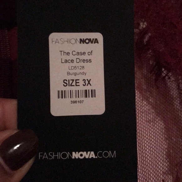 Maroon dress. Never worn - Picture 2 of 4